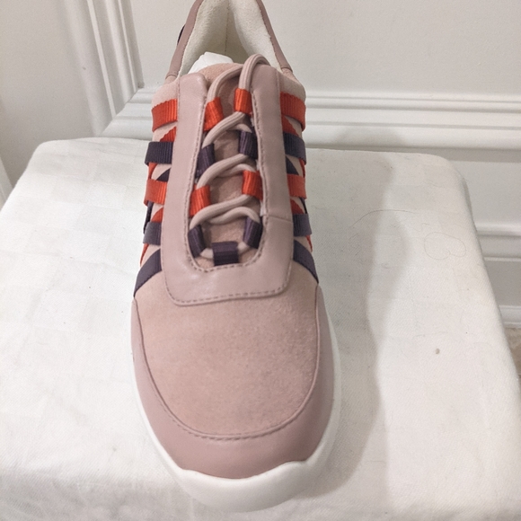 NWOT suede sneakers by Kenneth Cole - Picture 8 of 12